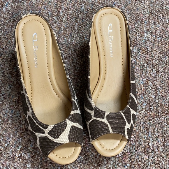 Chinese Laundry open toe giraffe pattern Heel slip ons. 7.5 4”heel - Picture 3 of 10